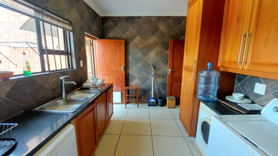 7 Bedroom Property for Sale in Birdwood Estate North West